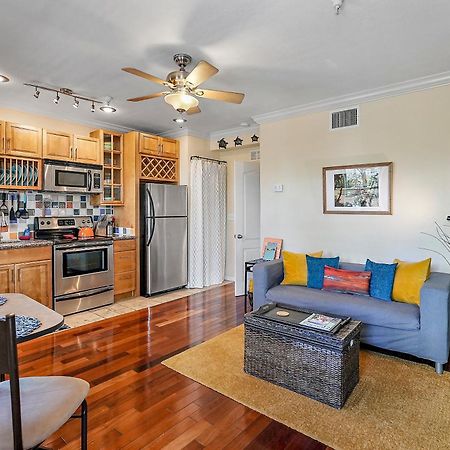 Wine-Dine-Sunshine Cozy Flat In The Heart Of Dtsp Villa Сейнт Питърсбърг Екстериор снимка