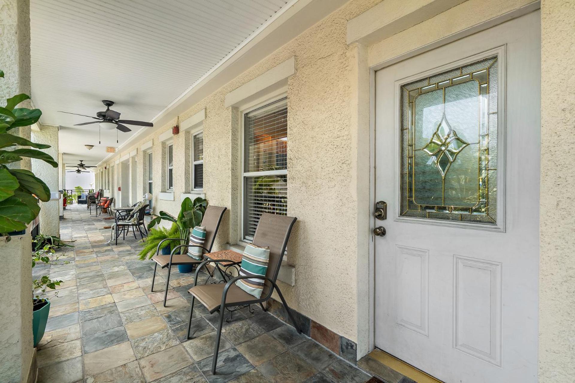 Wine-Dine-Sunshine Cozy Flat In The Heart Of Dtsp Villa Сейнт Питърсбърг Екстериор снимка